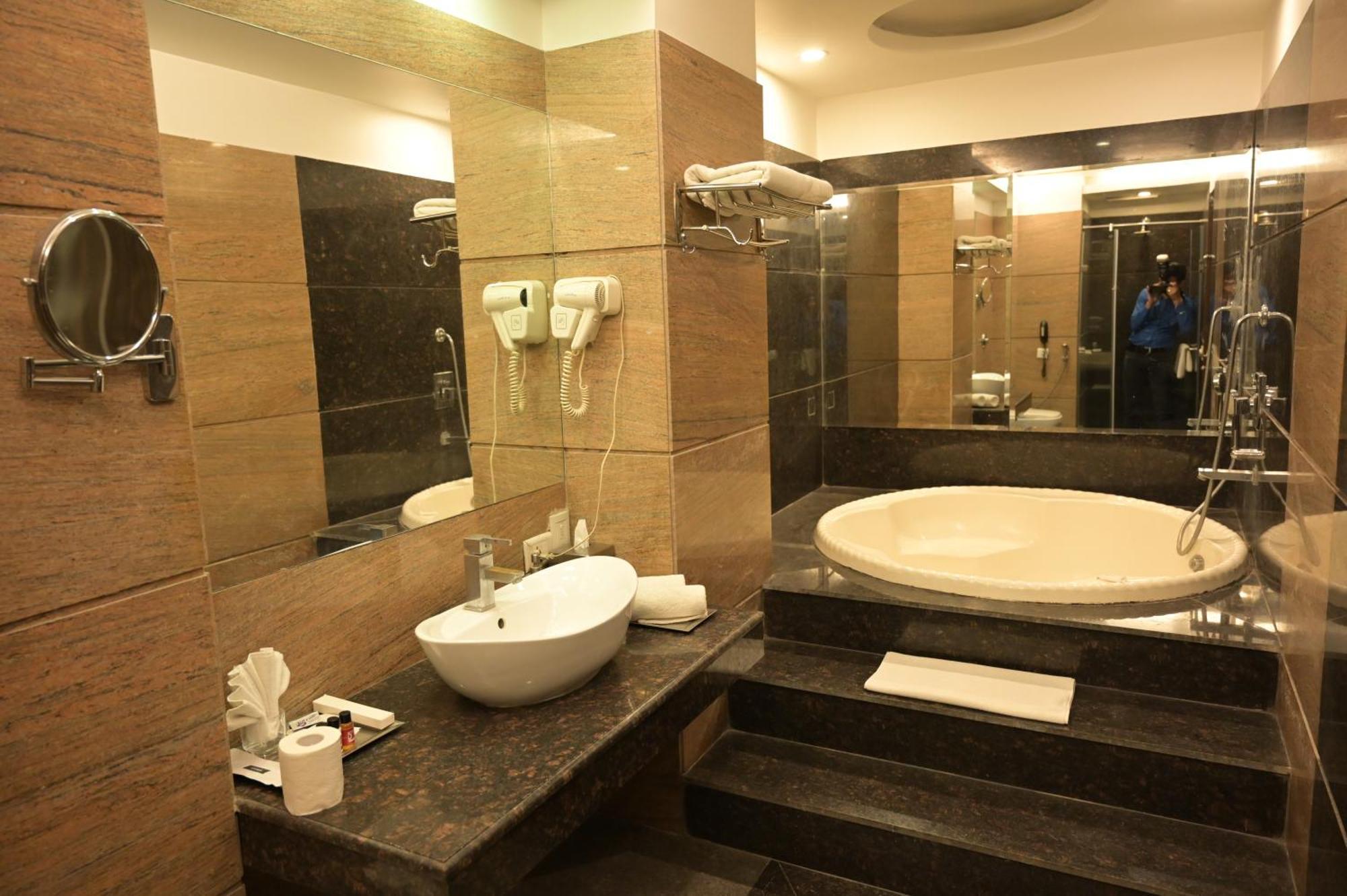 Hk Clarks Inn, Amritsar Eksteriør billede